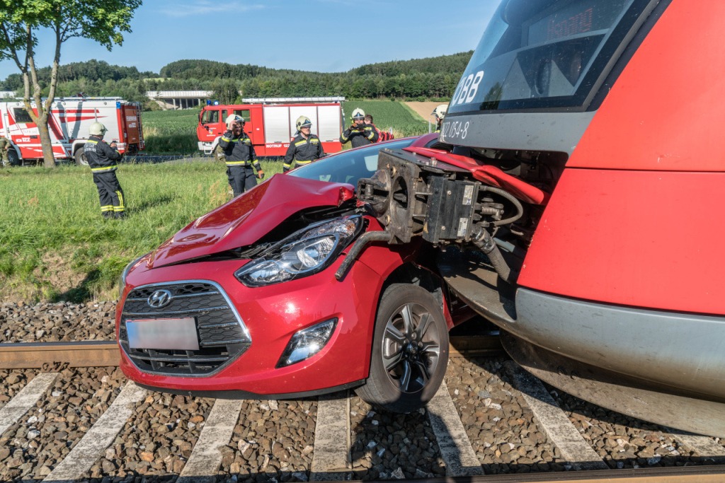 01.07.2019 | PKW gegen Zug in Gleißenfeld