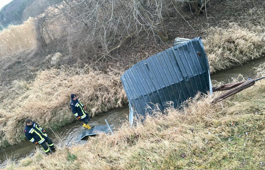 Technischer Einsatz nach Sturm – Bauhütte in Schlattenbach